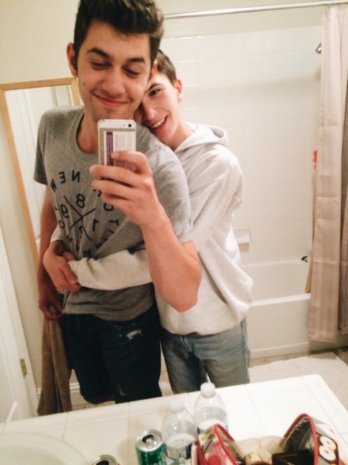 thatmisfitxavier:If you really love someone, even if there are a million reasons to leave, you would