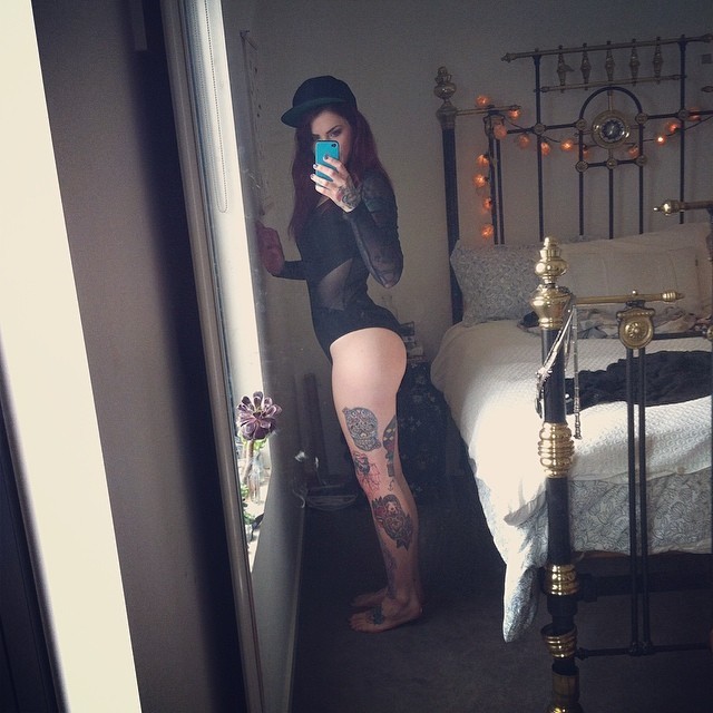 louelladeville:  Just because.  SnapBack by @lorenzoxdevon 
