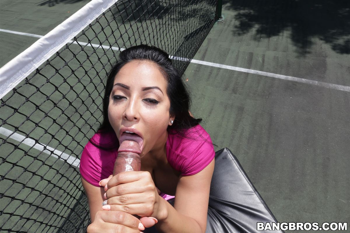 curvaceouskiaramia:  Kiara Mia