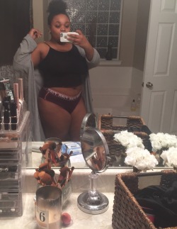 benicebitch:  #nsfw #bodypositive #plussize #bodypositivity #fine #black #blackgirl  Something about this