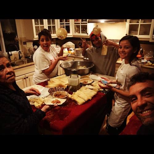 Porn #tamales #navidad #christmas #tialola #family photos