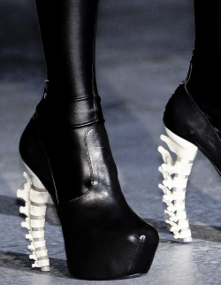 telojuropordior:    details at dsquared2