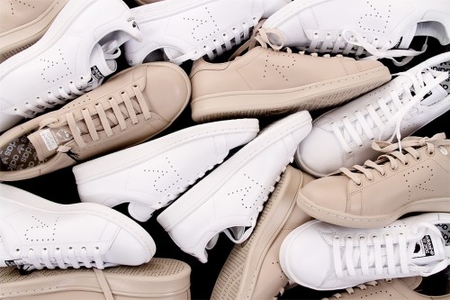 rhubarbes:Adidas x Raf Simons via CodryoMore sneakers here.