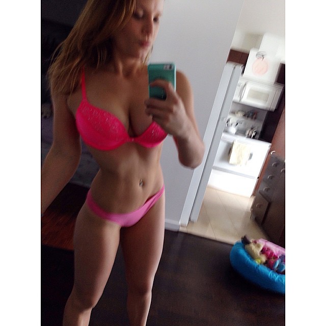 fitgymbabe:  Instagram: fitnesss_principessa Great Pic! - Check out more of her pics: