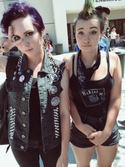 enemy-of-the-planet:  tree-gasm:  hxllowbody:  tree-gasm let me wear their vest nd we took platonic gf pics  we’re those queer punk kids yr parents warned u not to talk to  you’re both gorgeous! 