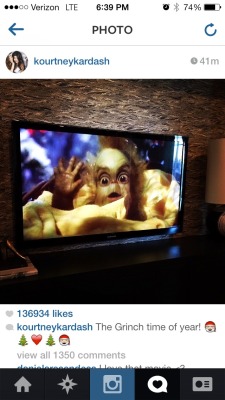 mob-wife:  Kourtney’s watching videos of North