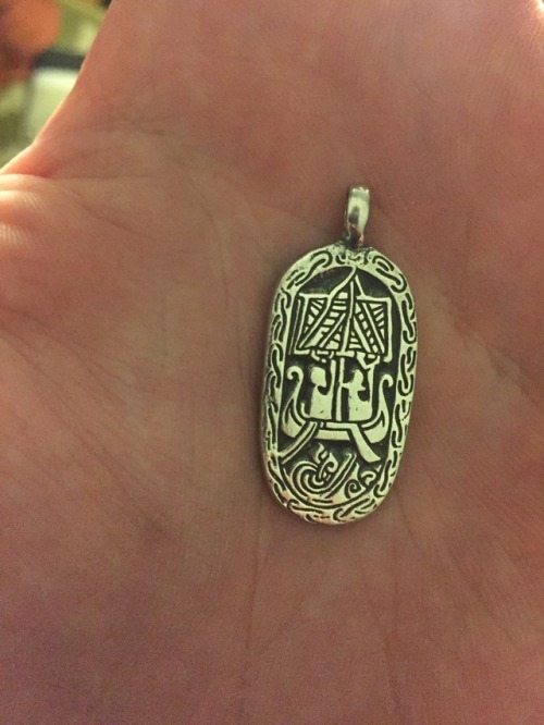 ek-vitki:Viking traveler’s amulet, based on the Lillbjärs picture stone. The back reads: 