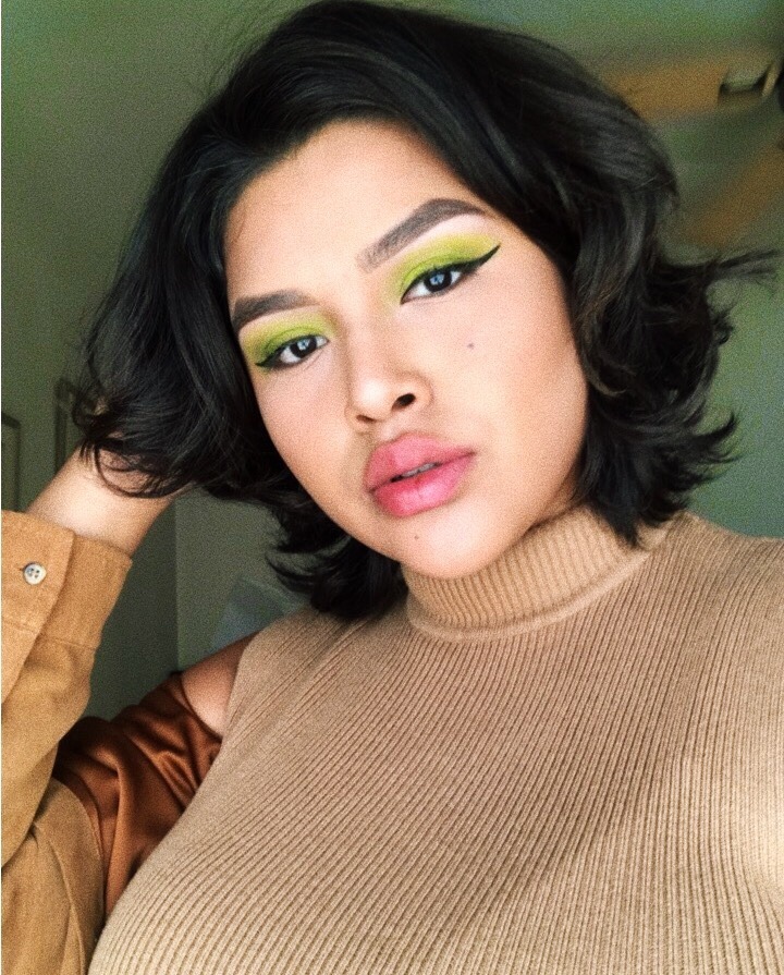 romanticoempedernido:  green eyeshadow is a look  😍