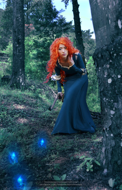 kamikame-cosplay:  Fantastic and cute Merida cosplay by the pretty Angela Bermudez. Photos by Andrés H.