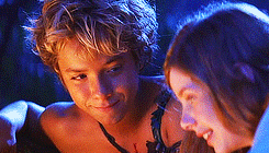claryfairchilding:  fangirl challenge | [7/15] pairings » peter&amp;wendy 