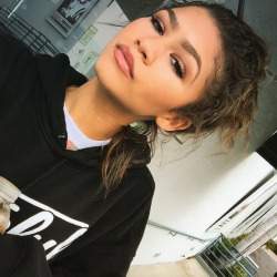 phantom-of-the-booty:  Zendaya Coleman omg 