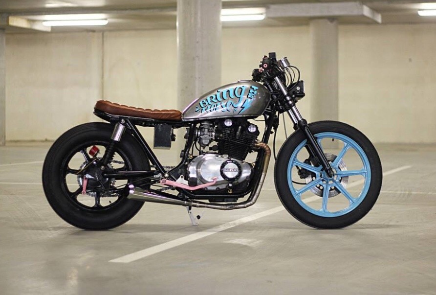 twistedwrist:  Source http://themotolady.com/stella-custom-suzuki-gs450/ check her