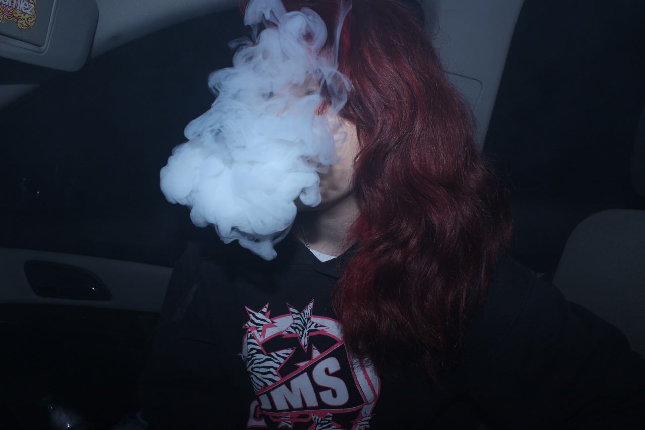 mediumrarevibez:  vaping in the graveyard rotfl 