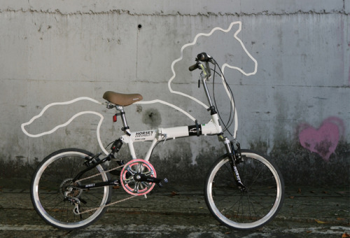 Thanks to designer Eungi Kim, you can attach this bicycle ornament called Horsey to give your two-wh