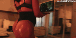curljuice:  OMG @iamdeelishis #Sexy #Detroit #DEElishisGIF #Wshh #Thong #Skype