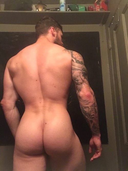 malesexperfection:  Find hot male on male action @MaleSexPerfection: Follow|Submit|TalkWant to meet sexy men? Follow : GayConnectionSnapchat:G1vemed1ck Kik:0utrunmygun