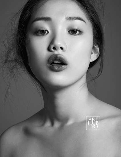 koreanmodel:  Lee Seong Kyeong by Ahn Joo Young for UDHA Magazine vol 1