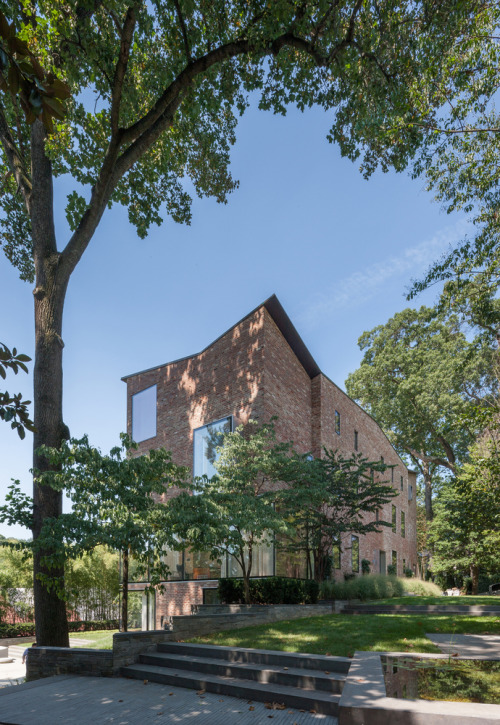 ombuarchitecture: Rock Creek House WASHINGTON, UNITED STATES by NADAAA via archdaily 