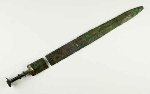 Chinese bronze sword, circa 500 BCfrom The Worcester Museum of Art : Higgins Armory Collection