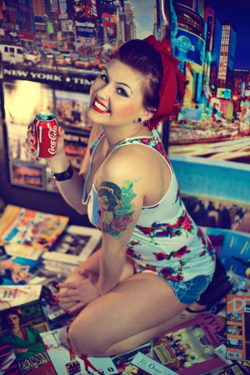 alternative-pinup:Alternative Model Model TwitterDo you think it’s cute that you haven’t cleaned