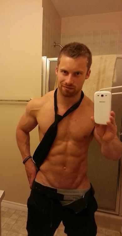 meniloveat5280:  Follow for over 95,000 examples of The Art of Man 