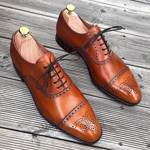 Brown shoes are so classy! #mensfashion #mensstyle #fashion #style #styleicon #suit #blazer #trendy 