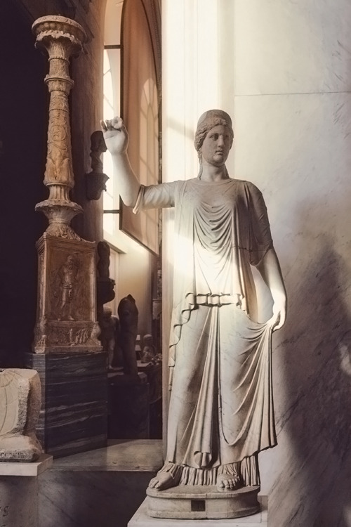 Ancient Roman statue, The Gallery of the Candelabra, Pio Clementino Museum, Vatican 