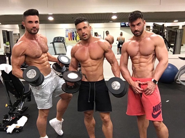 Who wants gym buddies like this? 💪🏽 (presso Rome, Italy) 