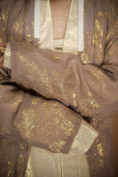 fouryearsofshades: 山涧 服饰 Traditional Chinese Hanfu - Type: Beizi/褙子.