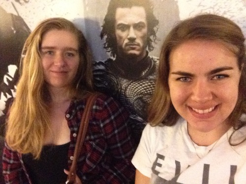 Sister dinner and a movie date went well! kotegentarri is pictured, alicegentarri does not like pict