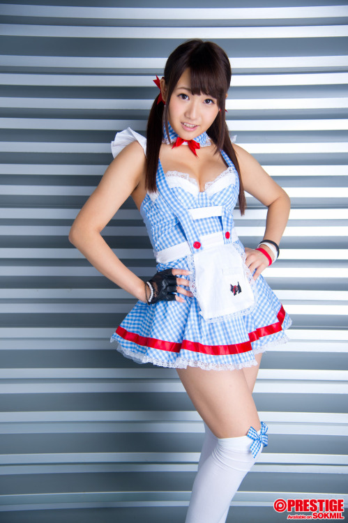 Cute French Maid - Izumi Moe (泉もえ)