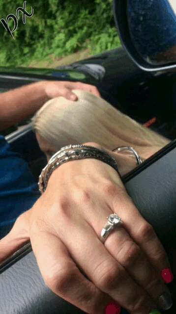 kinkycouple1409:  What a slut wife like me does to pay the über driver !!!😈👅💦😈👅💦