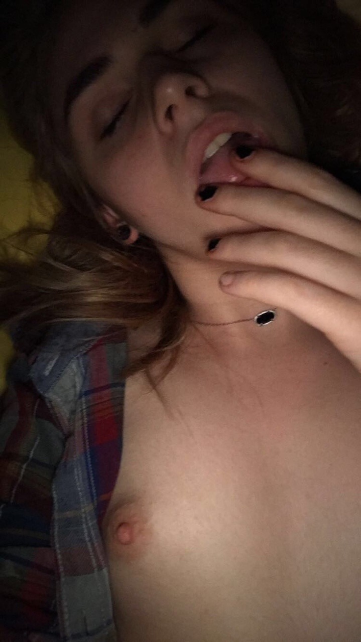 wanderlustloveland:  I am very bored
