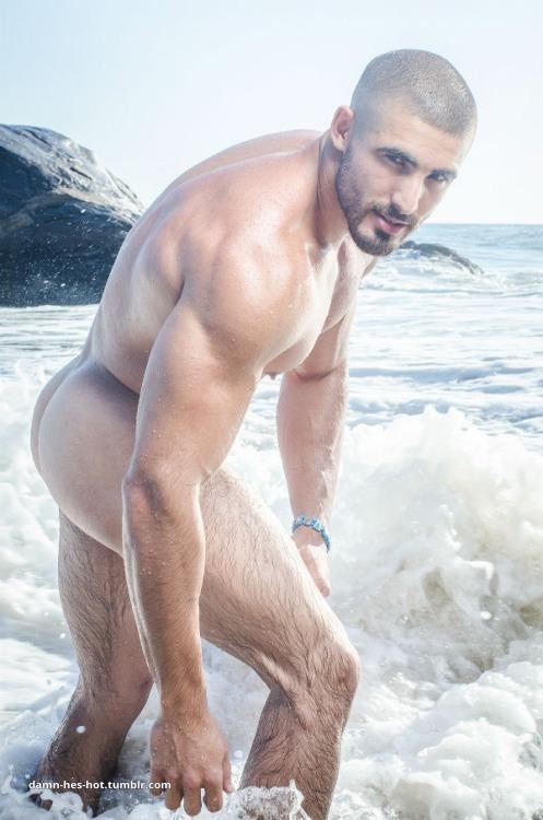 damn, he's hot!