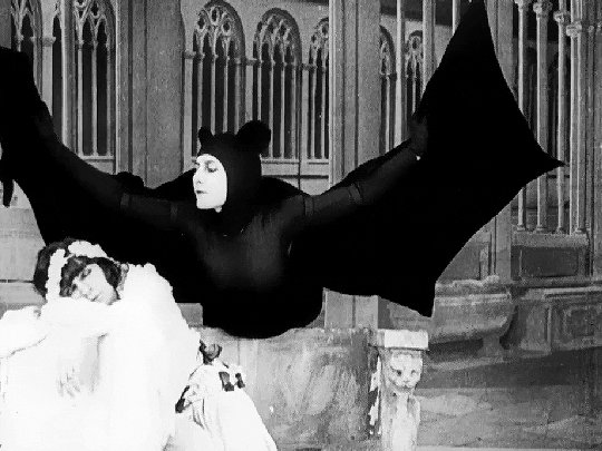 mysticalway:Les Vampires: Episode 2 – “The Ring That Kills” (1915) dir. Louis Feuillade