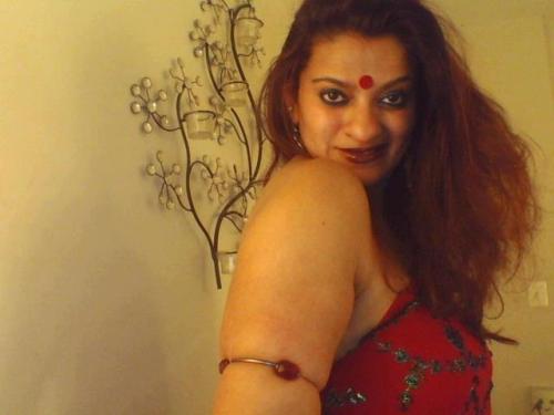 marriedladies:  hOT AND BEAUTIFUL BHABI JI