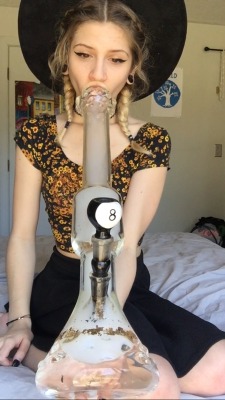 whospilledthebongwater:  shay-gnar:  Milky Way  lovin that top on you 