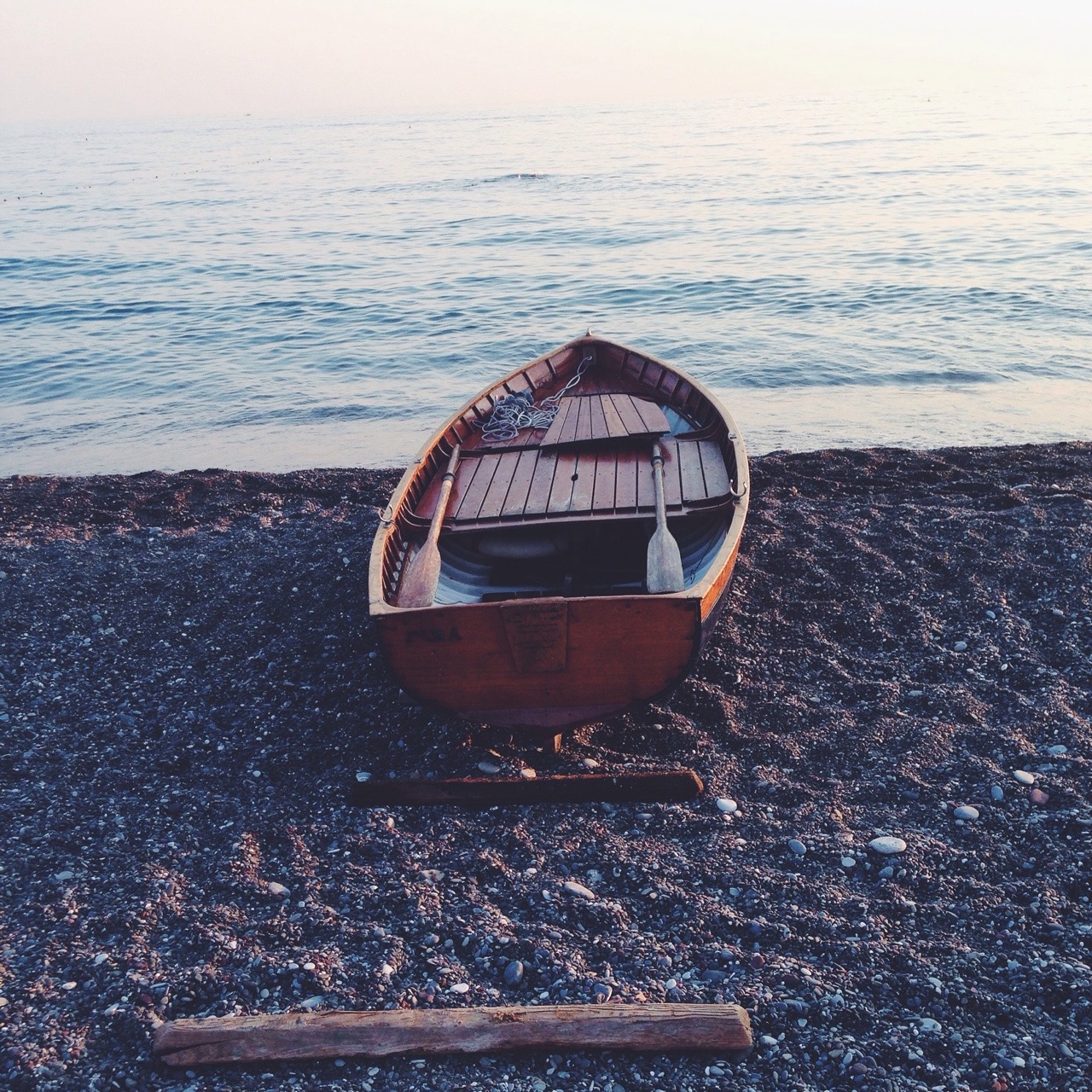 kantkid:  There will be very few people I’ll love like I love the sea  ig: @g.r.e.t.a.z