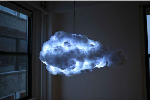 カミナリが家の中にやってきた舟津カナ, roomie.jp真っ白なプカプカ空に浮かぶ雲、見ているだけで心が癒されませんか？その雲を家の中で再現したアイテムがあるんです！それが雲形ランプ「Cloud-S