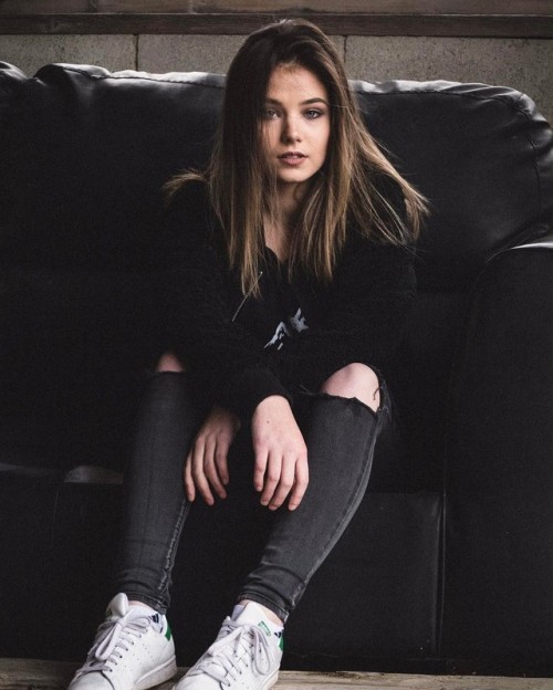 femmesmagnifiquesetsexy: La mannequin Claire Estabrook