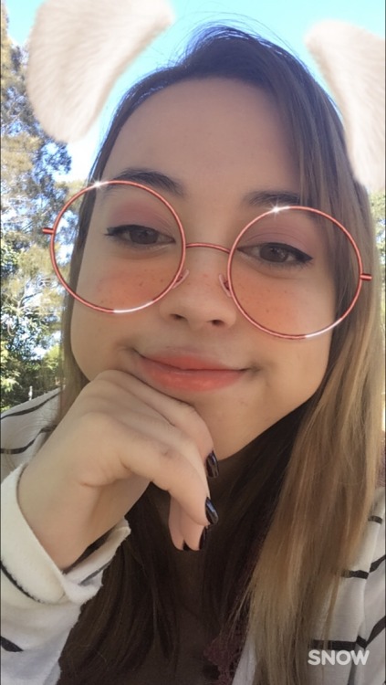 blackhairedhobi:omw to sydney also im blonde surprise