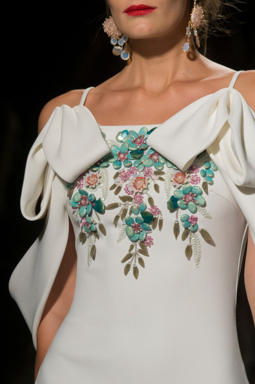 Details at Badgley Mischka RTW S/S 2018