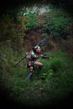 league-of-legends-sexy-girls:  Nidalee Cosplay