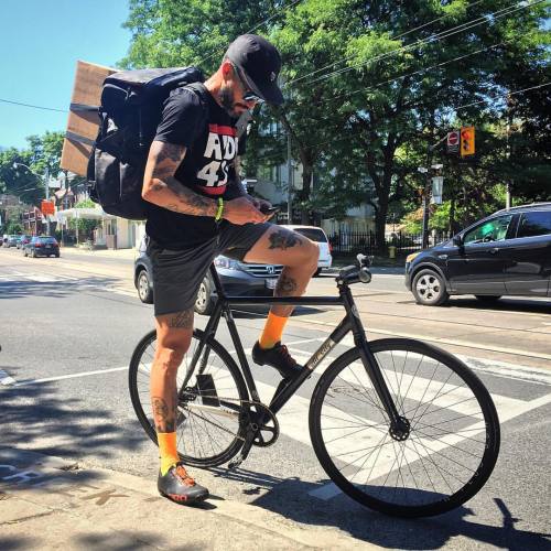 allfixedgear:  One of my favorite homies. Romashyna. He owns Fasttrack Messenger service. Hit him up