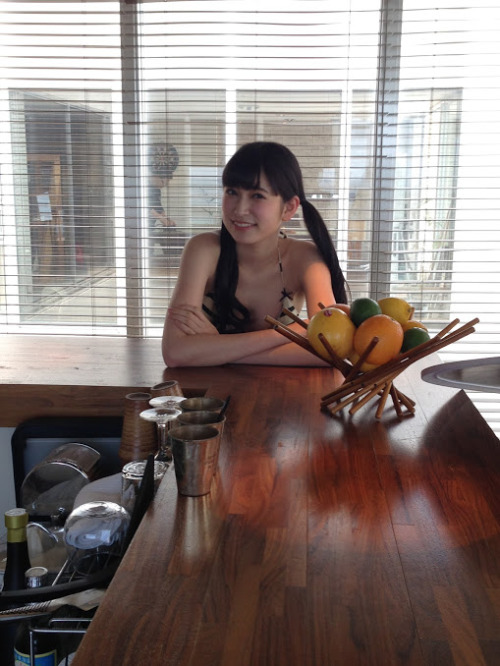 akibeya:  吉田朱里 - Google - 週プレオフショット♡ その2♡ カメラマンさんが なんと！日本ついんてーる協会の 会長の古谷さんでした(^ ^)！ … 吉田朱里