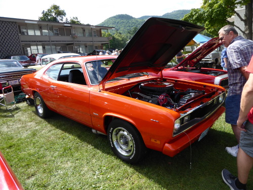 fromcruise-instoconcours:  Dusters and a Dart