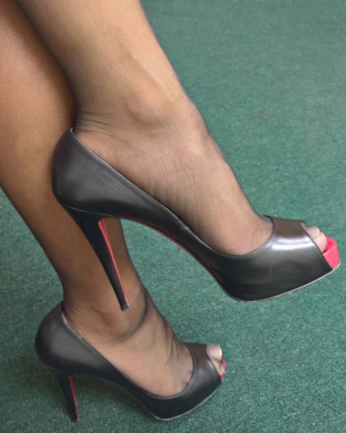 Do you prefer open or closed toe pumps? Office wear or after hours only? I wear mine to the office e