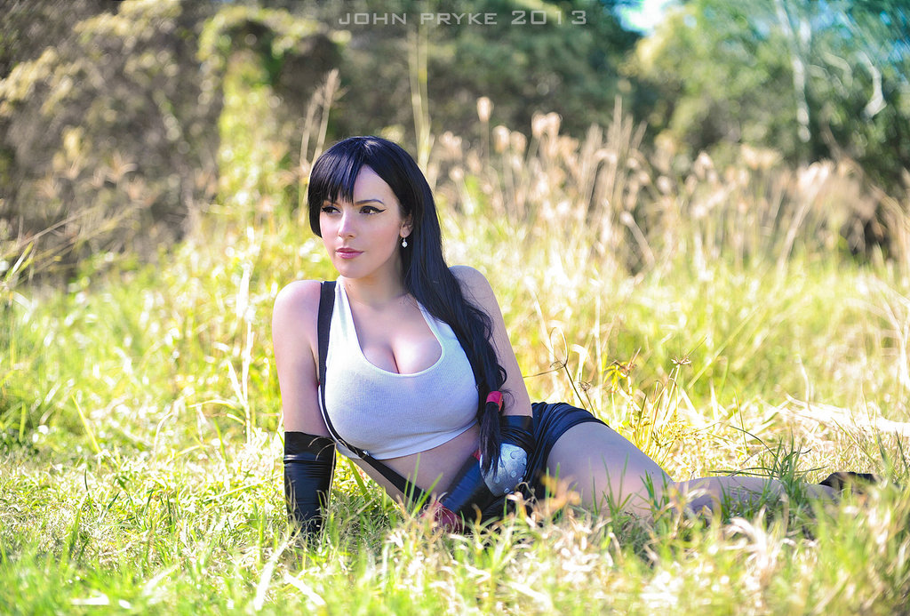 cosplayhotties:  I want to be by his side: Tifa Lockhart by MoonFoxUltima