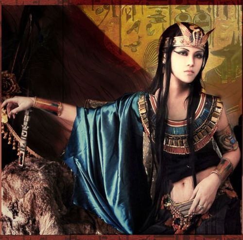 KeNN Funni as Tutankhamun. More crossplays at  Crossplay Everywhere