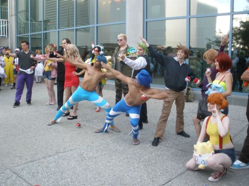 Fanime pics 2/3! I&rsquo;m the White again :B Black in first and second pics: caffeinatedcraftin